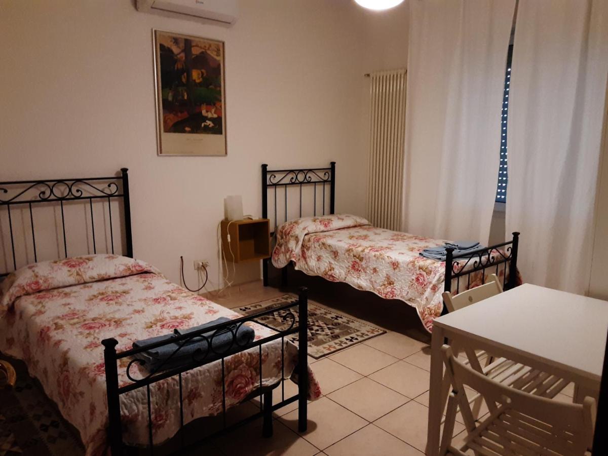 Locazione Menini - Camere Zona Stazione Padova Szoba fotó